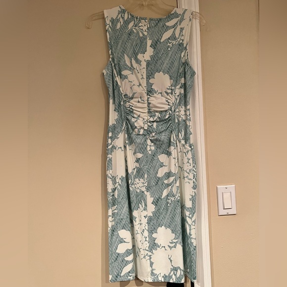 Ann Taylor Sheath Dress. Size 6. New With Tag - Picture 2 of 3